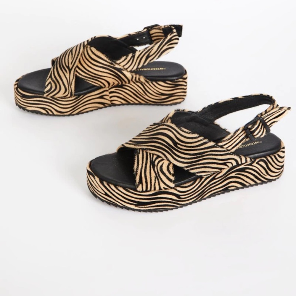 NWT Intentionally Blank SUM Sandals
